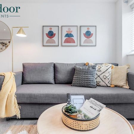 Milton Keynes Apartments, Sleeps Up To 5, Free Parking, Free Wifi & Movies, 7 Mins Drive To Milton Keynes Central Station For Direct Trains To London & The North 외부 사진